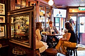 Ireland, Dublin, Baggot Street, James Toner Pub, ambiance