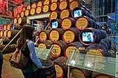 Ireland, Dublin, Guinness Storehouse, museum in the factory retracing the history of the famous Irish beer with a rooftop bar and tastings, showing how to make beer kegs