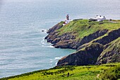 Irland, Grafschaft Fingal, nördliche Vororte von Dublin, Howth, Klippenwanderwege, Baily-Leuchtturm