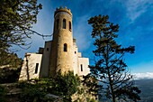 Italien, Sizilien, Erice, befestigte mittelalterliche Stadt oberhalb von Trapani, Torretta Pepoli