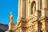 Syracuse Cathedral facade, Ortygia, UNESCO World Heritage Site, Syracuse, Sicily, Italy, Mediterranean, Europe