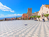 Piazza IX Aprile, Taormina, Sicily, Italy, Mediterranean, Europe