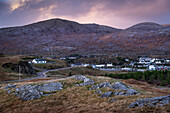 Das abgelegene Dorf Tarbert auf der Isle of Harris, Äußere Hebriden, Schottland, Vereinigtes Königreich, Europa