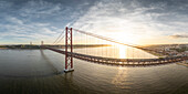 Ponte 25 de Abril-Brücke über den Tejo in Lissabon, Portugal, Europa