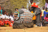 Die traditionelle Kulamba-Zeremonie des Chewa-Volkes aus Sambia, Mosambik und Malawi, die jedes Jahr am letzten Samstag im August zu Ehren ihres Häuptlings Kalonga Gaia Uni in der Nähe von Katete, Ostprovinz, Sambia, Afrika, stattfindet