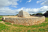 Naveta d'Es Tudon, megalithisches Kammergrab, 1130-820 v. Chr., Menorca, Balearen, Spanien, Mittelmeer, Europa