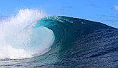 Brechende Welle, Teahupo'o, Tahiti, Französisch-Polynesien, Südpazifik, Pazifik