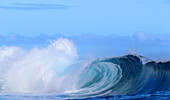 Brechende Welle, Teahupo'o, Tahiti, Französisch-Polynesien, Südpazifik, Pazifik