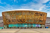 Wales Millennium Centre, nationales Kunstzentrum von Wales, eröffnet 2004, Cardiff Bay, Cardiff, Wales, Vereinigtes Königreich, Europa