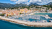 Luftaufnahme der Küstenstadt Menton, Alpes Maritimes, Provence-Alpes-Côte d'Azur, Côte d'Azur, Frankreich, Europa