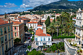 Blick über die Küstenstadt Menton, Alpes Maritimes, Provence-Alpes-Côte d'Azur, Côte d'Azur, Frankreich, Europa