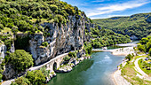 Ardeche-Schlucht (Gorges de l'Ardeche), Ardeche, Auvergne-Rhone-Alpes, Frankreich, Europa