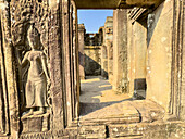 Bayon, the late 12th century state temple of king Jayavarman VII, UNESCO World Heritage Site, standing in the middle of Angkor Thom, Cambodia, Indochina, Southeast Asia, Asia