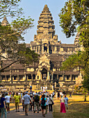 Angkor Wat, UNESCO-Weltkulturerbe, eine hinduistisch-buddhistische Tempelanlage bei Siem Reap, Kambodscha, Indochina, Südostasien, Asien