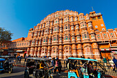 Die Fassade des Hawa Mahal (Palast der Winde), Jaipur, Rajasthan, Indien, Südasien, Asien