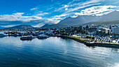 Luftaufnahme von Ushuaia, Beagle-Kanal, Feuerland, Argentinien, Südamerika