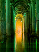 Basilikazisterne mit grüner Beleuchtung, Istanbul, Türkei, Europa