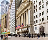 Das Gebäude der New Yorker Börse im Finanzviertel von Lower Manhattan, Wall Street, New York, Vereinigte Staaten von Amerika, Nordamerika