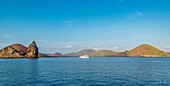 Pinnacle Rock auf der Insel Bartolome auf den Galapagos-Inseln, UNESCO-Welterbestätte, Ecuador, Südamerika