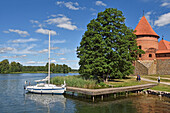 Burg Trakai auf einer Insel im Galve-See, Litauen, Europa