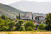 Griechisch-orthodoxe Kirche und Kloster des Dorfes Mesopotam in der Nähe von Saranda, Südalbanien, Europa