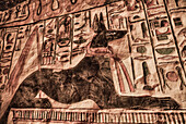 Darstellung des Gottes Anubis, Malereien und Reliefs, Grab der Nefertari, QV66, Tal der Königinnen, Antikes Theben, UNESCO-Welterbe, Luxor, Ägypten, Nordafrika, Afrika