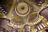 Decke und Wände, Innenraum, Blaue Moschee (Sultan-Ahmed-Moschee), 1609, UNESCO-Welterbestätte, Sultanahmet, Istanbul, Türkei, Europa