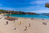 Blick auf den Strand Platja de Portocristo, Porto Cristo, Mallorca, Balearische Inseln, Spanien, Mittelmeer, Europa