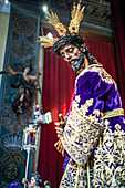 Nuestro Padre Jesus Nazareno-Statue aus dem 17. Jahrhundert, ausgestellt während der Semana Santa in Sevilla, Spanien.