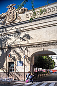 Ehemalige Fabrik von Hispano Aviación aus dem Jahr 1915 im modernistischen Stil, in Triana, Sevilla, Spanien. Architektonisches Wahrzeichen mit reicher Geschichte.