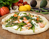 Pizza bianca with salmon, asparagus and dill