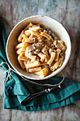 Pasta carbonara in a bowl