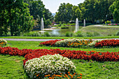 Blumenbeete im Kurgarten im Kurpark Oberlaa, Wien, Österreich