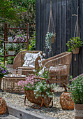  Boho style on the terrace Hydrangea, primrose, sweet alyssum, &#39;Pink Panther&#39; spurge, yarrow, silver rain, spurge &#39;Athene&#39; 