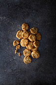 Sesame and banana biscuits
