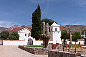 Die Kirche San Francisco de Paula, erbaut 1691 in der kleinen Stadt Uquia im argentinischen Humahuaca-Tal