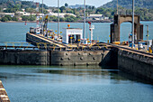 Miraflores locks, Panama Canal (Canal de Panama)