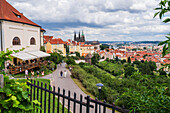 Blick auf die Prager Skyline und den Veitsdom aus dem Grande Classic Panorama