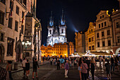 Tyn-Kirche und Altstädter Ring bei Nacht, Prag