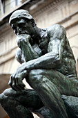 A sculpture of The Thinker by Rodin is prominently displayed in Plaza Nueva during December 2008, attracting visitors and admirers.