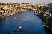 Die Infante-Dom-Henrique-Brücke (Infante-Brücke) über den Fluss Douro, Porto, Norte, Portugal, Europa