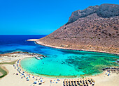 Luftaufnahme des Strandes von Stavros, wo der griechische Tanz Sorbas gefilmt wurde, in der Nähe von Chania, Insel Kreta, Griechische Inseln, Griechenland, Europa