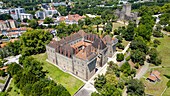 Luftaufnahme des Palastes Duques de Braganca, UNESCO-Weltkulturerbe, Guimaraes, Norte, Portugal, Europa