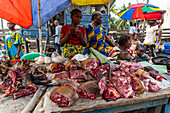 Krokodilfleisch zu verkaufen, Mbandaka, Provinz Equateur, Demokratische Republik Kongo, Afrika