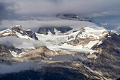 Ein Blick auf Tarr Inlet im Glacier Bay National Park and Preserve, UNESCO-Weltnaturerbe, Südost-Alaska, Vereinigte Staaten von Amerika, Nordamerika