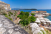 Blick auf Faliraki Korfu in Korfu-Stadt, Korfu, Ionisches Meer, Griechische Inseln, Griechenland, Europa