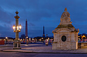 Place de la Concorde mit Eiffelturm, Champs Elysees , Paris, Ile de France, Frankreich, Europa