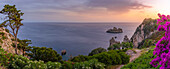 Blick auf die Küste vom Kloster von Paleokastritsa bei Sonnenuntergang, Palaiokastritsa, Korfu, Ionisches Meer, Griechische Inseln, Griechenland, Europa