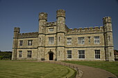 Leeds Castle in der Nähe von Maidstone, Kent, England, Vereinigtes Königreich, Europa