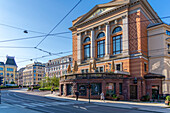 Blick auf die kunstvolle Architektur von Eidsvolls Plass, Oslo, Norwegen, Skandinavien, Europa